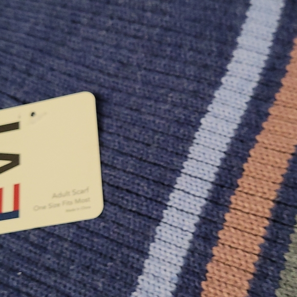 EV1 Hat and Scarf Set - Picture 2 of 4